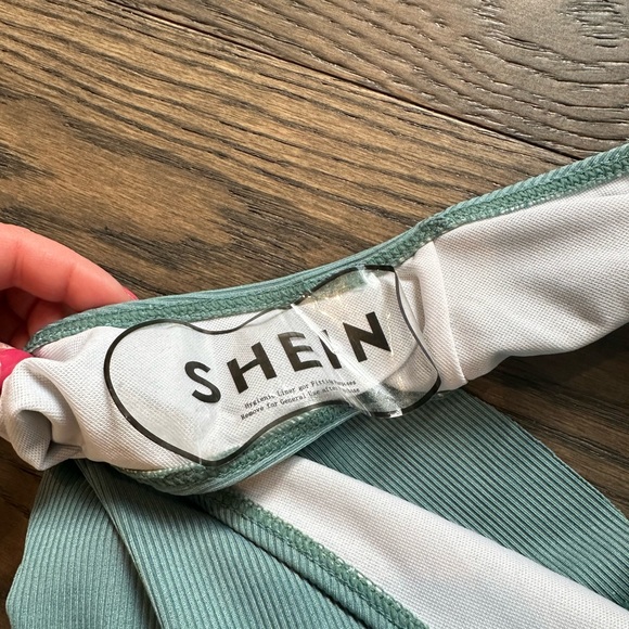 Shein Bathing suit bottoms - Picture 3 of 3